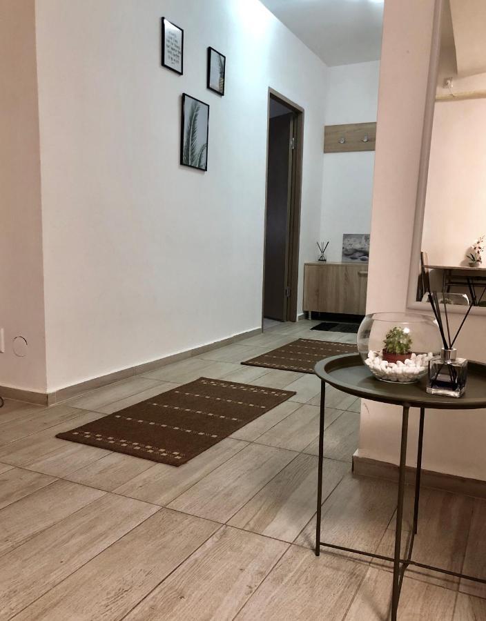 City Break Maya Apartment Oradea Eksteriør billede