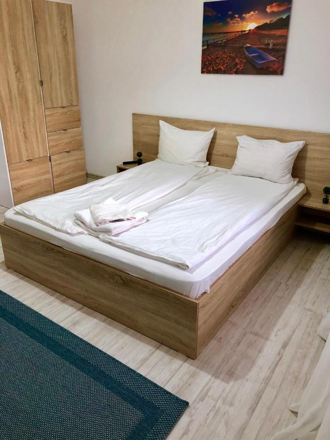 City Break Maya Apartment Oradea Eksteriør billede