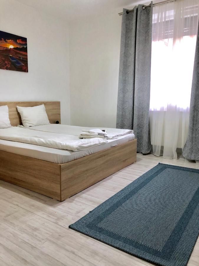 City Break Maya Apartment Oradea Eksteriør billede
